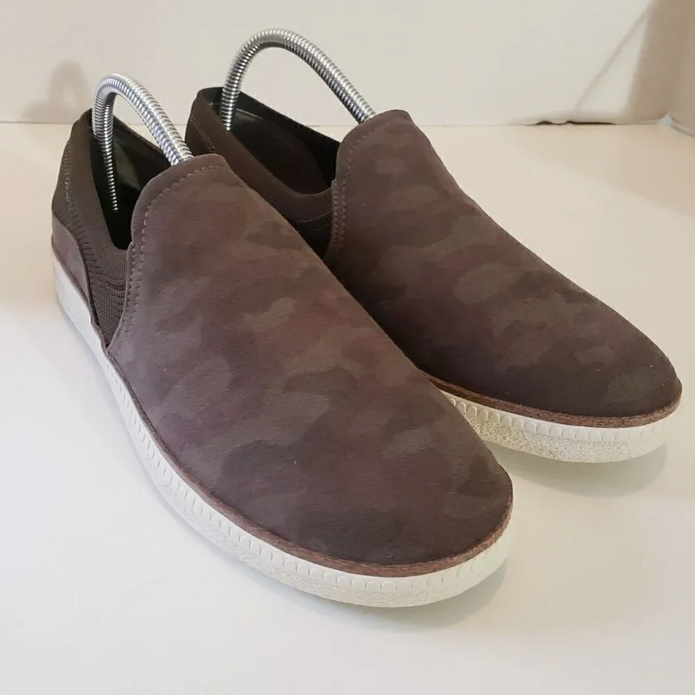 Dr. Scholl's seeing stars olive size 9.5